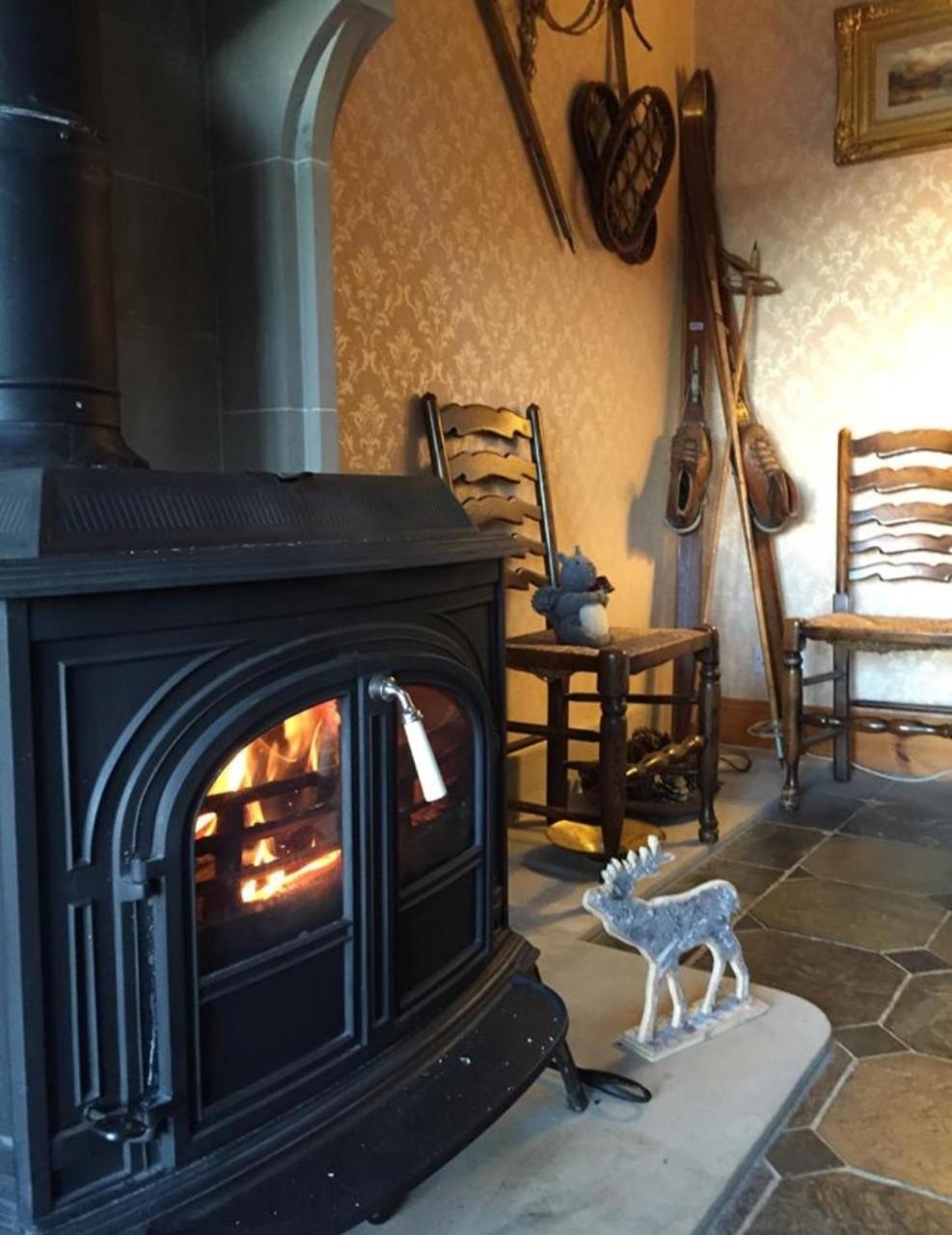 דרמנדרוכיט Highland Bear Lodge & Luxury Bear Huts מראה חיצוני תמונה